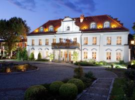 Hotel fotoğraf: Pałac Czarny Las (50 km od Katowic)