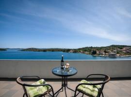 Picić Guesthouse, hotell sihtkohas Luka