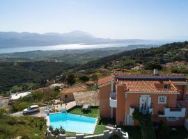 A picture of the hotel: Top Floor Suite, Flat & Studio with shared infinity Pool