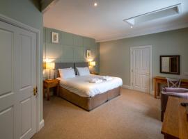 The Kings Arms Hotel, hotel in Melksham