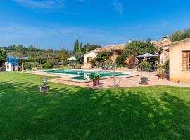 Foto di Hotel: Country house with amazing pool in a beautiful rural setting