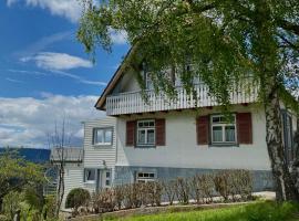 Hotel Photo: Ferienhaus mit 5* Luxus im Schwarzwald