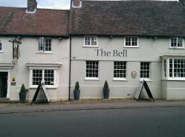 Hotel fotoğraf: The Bell Hotel & Inn by Greene King Inns