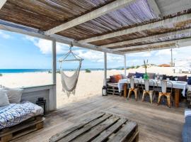 होटल की एक तस्वीर: Beach Cabana Verde at Costa da Caparica