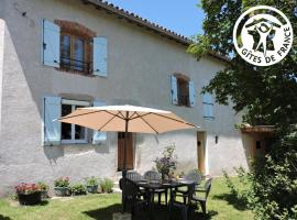 Foto do Hotel: Gîte Pralong, 3 pièces, 4 personnes - FR-1-496-117