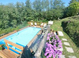 Fotos de Hotel: Castelvecchio Pascoli Villa Sleeps 6 Pool Air Con