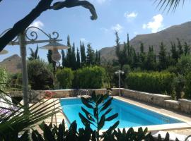 Hotel Photo: Bagni di Tabiano Villa Sleeps 10 Pool WiFi