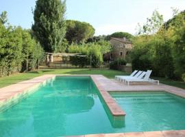 A picture of the hotel: Celra Villa Sleeps 20 with Pool