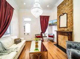 Foto do Hotel: Bourbon St 2BD Condo - Steps to All The Action