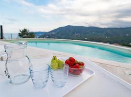 Hotel Photo: Villa Hanbury with swimming pool and parking in Alassio