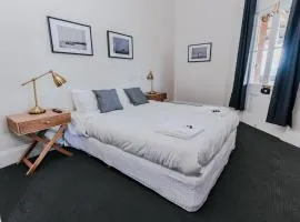 Holmesville Hotel