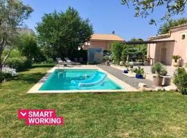 Hotel Photo: Appartamento Il Baglio del Picchio con piscina - Noto