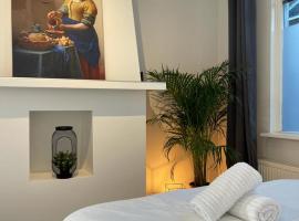 Foto di Hotel: Hidden Gem next to TU Delft Campus Family XL house