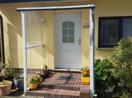 Bungalow, hotel in Stralsund