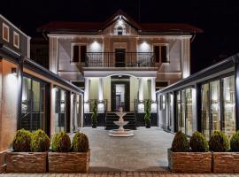 Хотел Паризи, hotel v destinaci Kazanlak