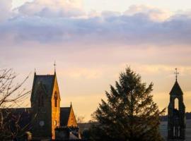 Hotel fotoğraf: 4 Bed Church House Ecclefechan Dumfries&Galloway