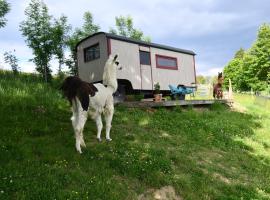 Foto di Hotel: Leopold der Lamahütewagen