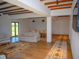 Family House Pristol, ξενοδοχείο σε Pristol