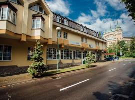 Hotel pod Zámkom,位于波切尼斯的酒店