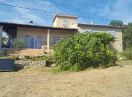 Hotel Foto: Belle maison en Drôme provençale