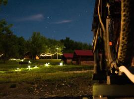 La 3 stejari, Călimănești, ξενοδοχείο σε Sălătrucel