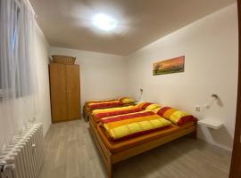 Hotel kuvat: Apartmán za Poštů