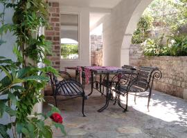 Apartments Simovic, hotel en Tivat