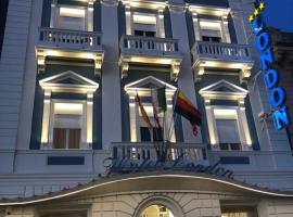 Hotel London, hotel en Viareggio