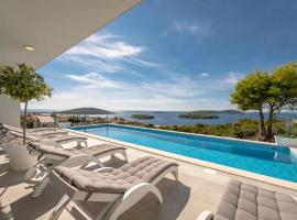 Villa Marvela - Family 4 Bedroom, ξενοδοχείο σε Maslinica