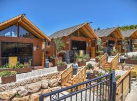 צימרים מצפה חרמון, Hotel in Madschdal Schams