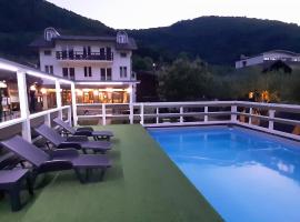 Hotel River View bihac, hotel di Lohovo