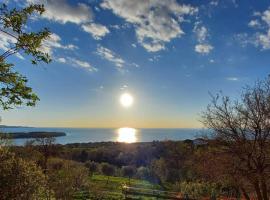 Foto di Hotel: Casa Vacanza tra Cielo e Mare