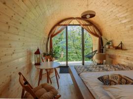 Woodhide - Cottages near Batumi, Georgia, hotel in Zeda Ch'khutunet'i