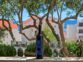 Golden Cape Apartments, hotel in Bol