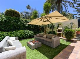 호텔 사진: House with cozy garden BBQ and free parking