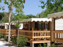 Chalet 4 or 6 persons Toscana Viareggio Camping Bosco Verde Italië, ξενοδοχείο σε Torre del Lago Puccini