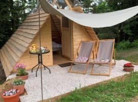 Hotel fotografie: Hillside Bio Glamping