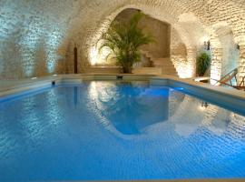 Château de Vault de Lugny, ξενοδοχείο σε Vault-de-Lugny