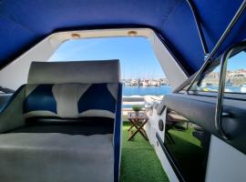 Hotel Photo: Experiencia en el mar Gijon T