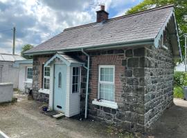 A picture of the hotel: Ballyharvey Gate Lodge