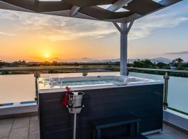 ASTERIA PEARL VILLA 2 with Rooftop Jacuzzi, hotel v destinaci Tigaki