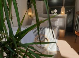 Aretousa Deluxe Downtown Apartment, hotel v destinaci Skala