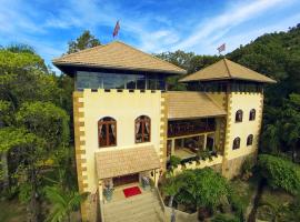 Hotel Foto: Ever dreamed of staying in a 3 Bedroom Castle-SDV044B-By Samui Dream Villas