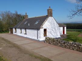 ホテル写真: Meikle Aucheoch Holiday Cottage, plus Hot Tub, Near Maud, in the heart of Aberdeenshire