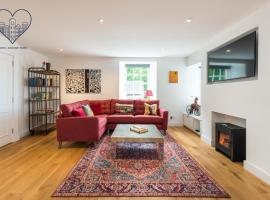 Hotel Photo: Charming 3 Bed Village Green Cottage East Lothian