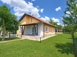 Hotel Foto: Villa Magnolia with pool