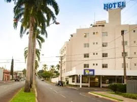 IPÊ PLAZA HOTEL LTDA: Itumbiara şehrinde bir otel