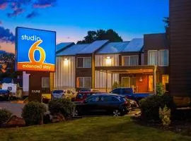 Studio 6-Portland, OR