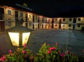 ホテル写真: Hotel y Restaurante Villa Esmeralda