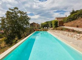 Hotel Photo: Silvignano Villa Sleeps 8 with Pool and Air Con